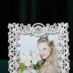 Photo Frames European-style white hollow photo frame with diamond inlays